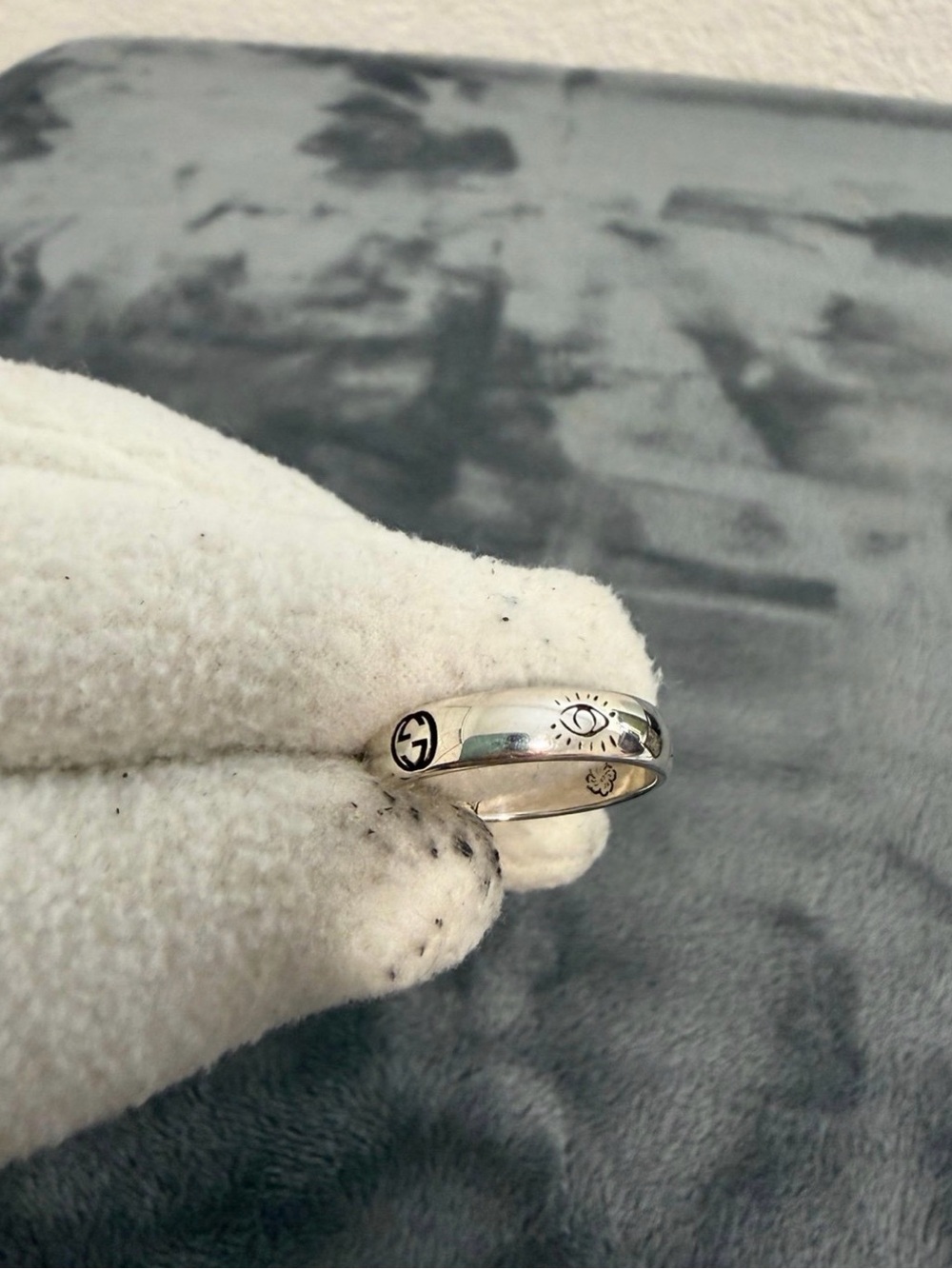 Brand New Gucci Blind for Love Sterling Silver 925 Ring Size 22 (US 10) - Picture 5 of 9